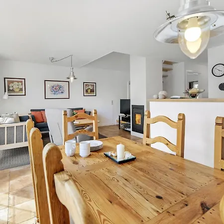 Beautiful Home In Brenderup Fyn